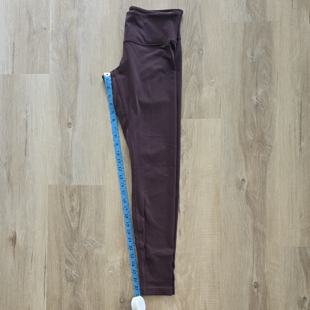 Wunder Under Low-Waisted Leggings. Sz 8. Purple